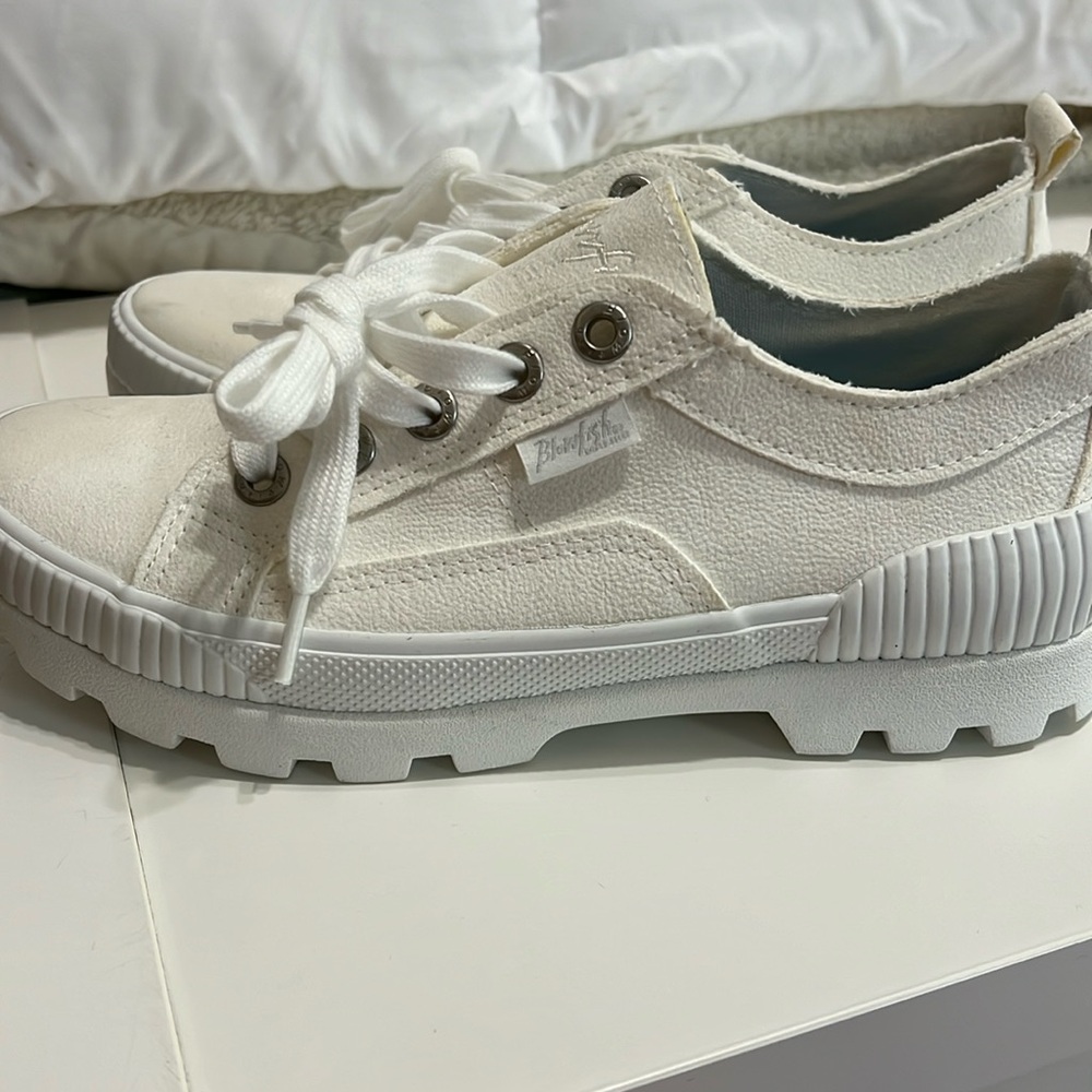 Blowfish platform shoes. Super cute white, only tried on, size 8 women’s